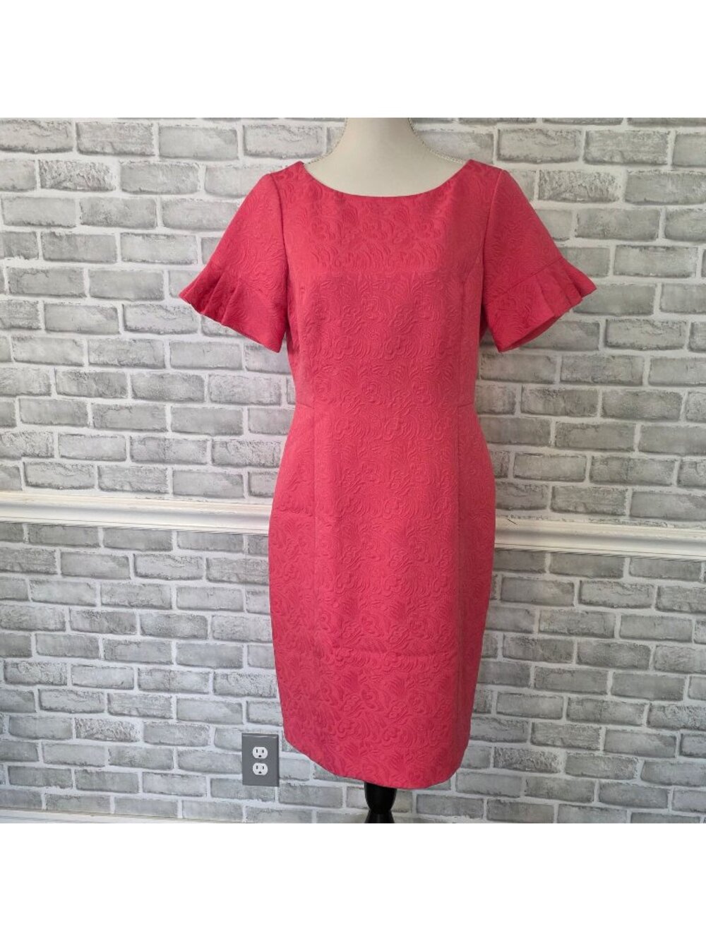 Talbots Pink Jacquard Floral Sheath Dress With Flutter Sleeves Back Zipper Size